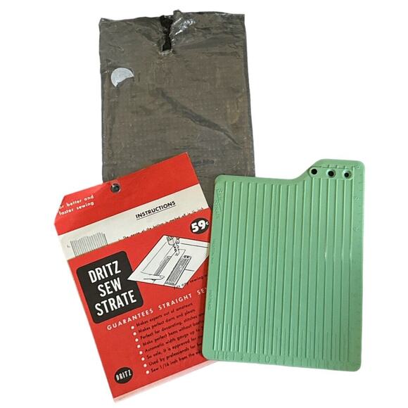 Dritz Sew Strate Green Plastic Sewing Guide VTG 1957 Instructions Pleats Darts - Picture 1 of 5